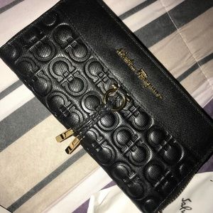 AUTHENTIC FERRAGAMO Wallet